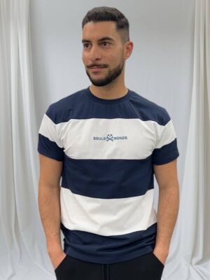 camiseta de rayas hrizontales azul y blanco souls bones